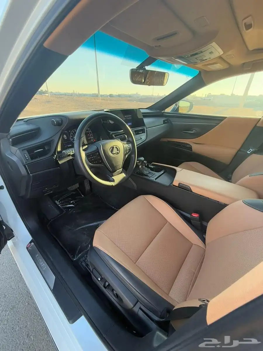 للبيع لكزس ES350 مديل 2023 في الرياض 8