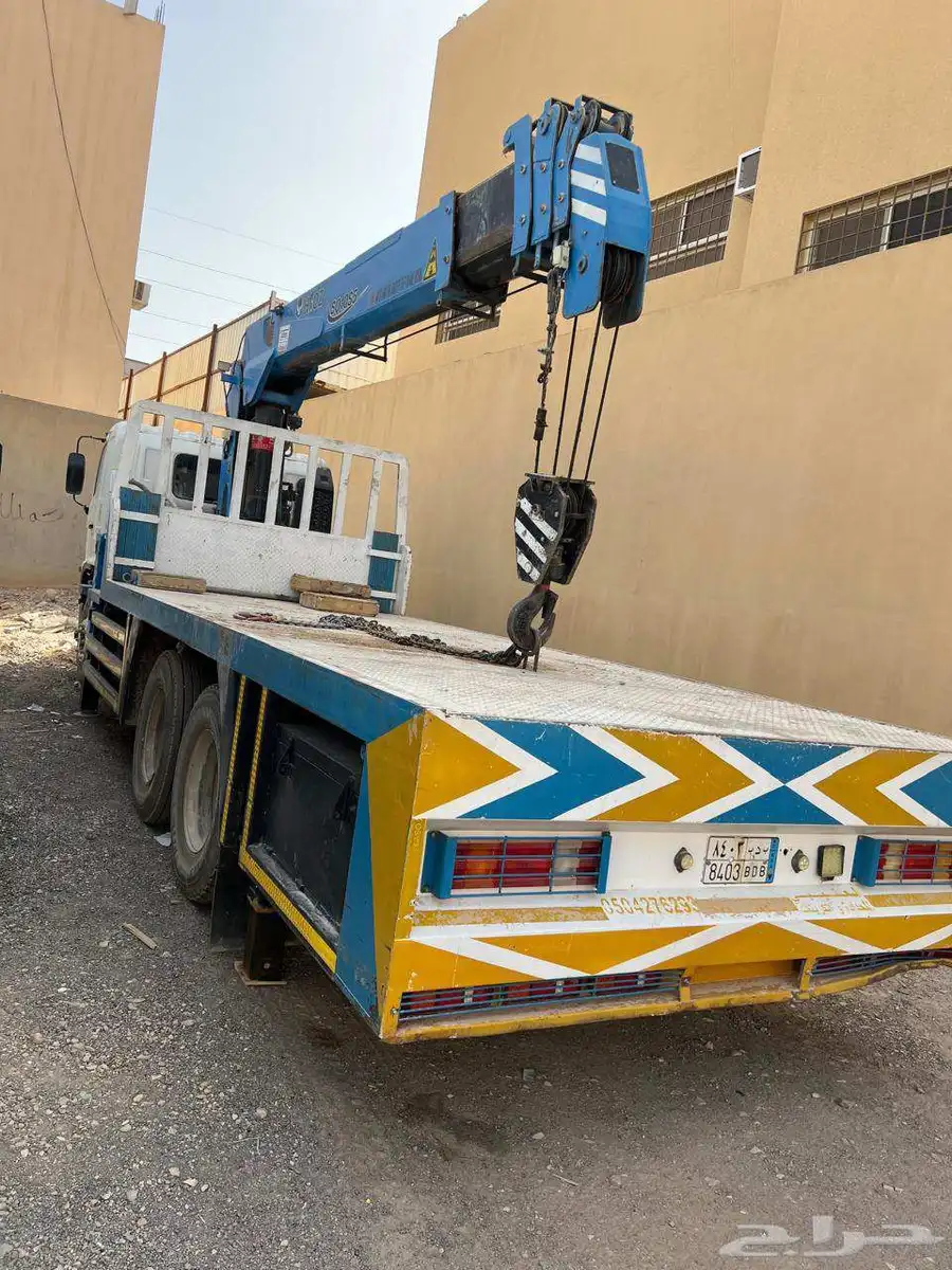 سطحات ونش وكرينات ورافع شوكيه لااليجار الشهري واليومي والمشا 0