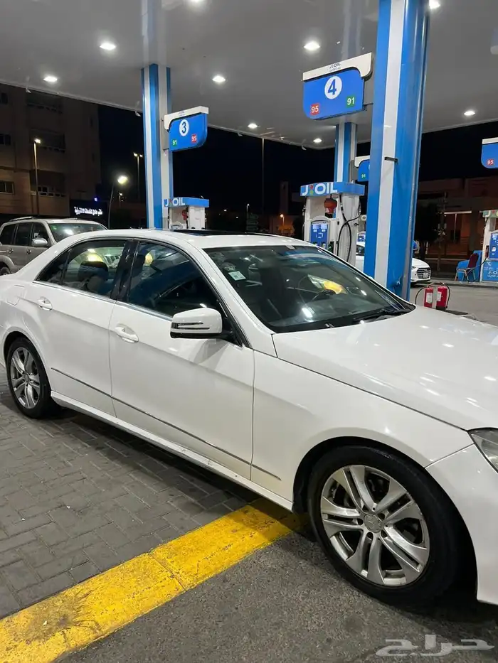 سيارة مرسيدس E200 للبيع 4