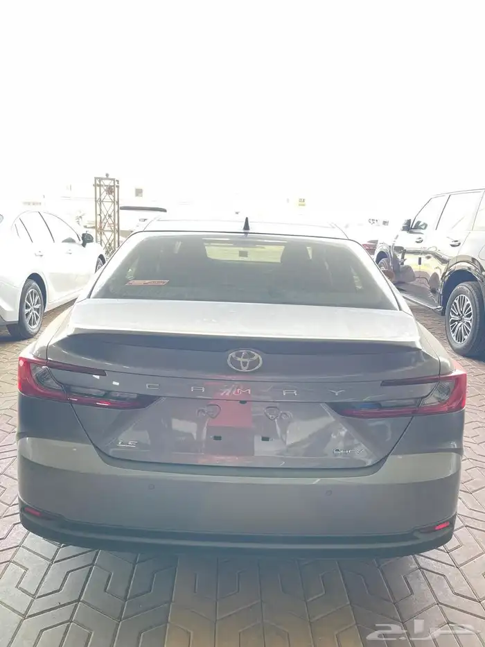 تويوتا كامري LE هايبرد 2025 11