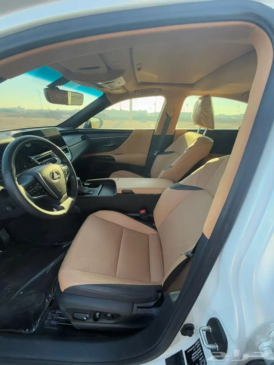 للبيع لكزس ES350 مديل 2023 في الرياض 7
