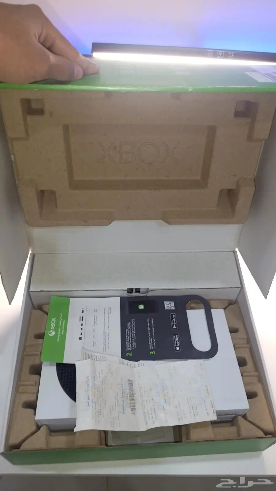 للبيع Xbox Series S بحالة ممتازة ومع ضمان ساري اكسترا 2
