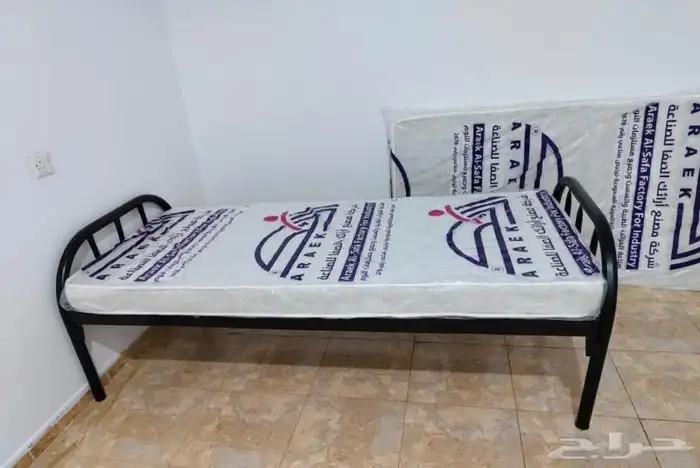 متوفر لدينا   سرير دورين السعر 200  سرير حديد دور واحد السعر 5