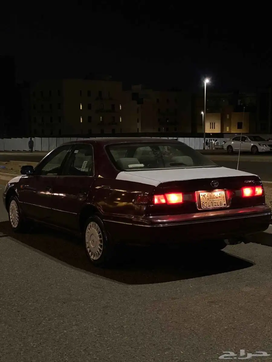 سلام عليكم ورحمة الله وبركاته  للبيع كامري موديل 1998 قير عا 3