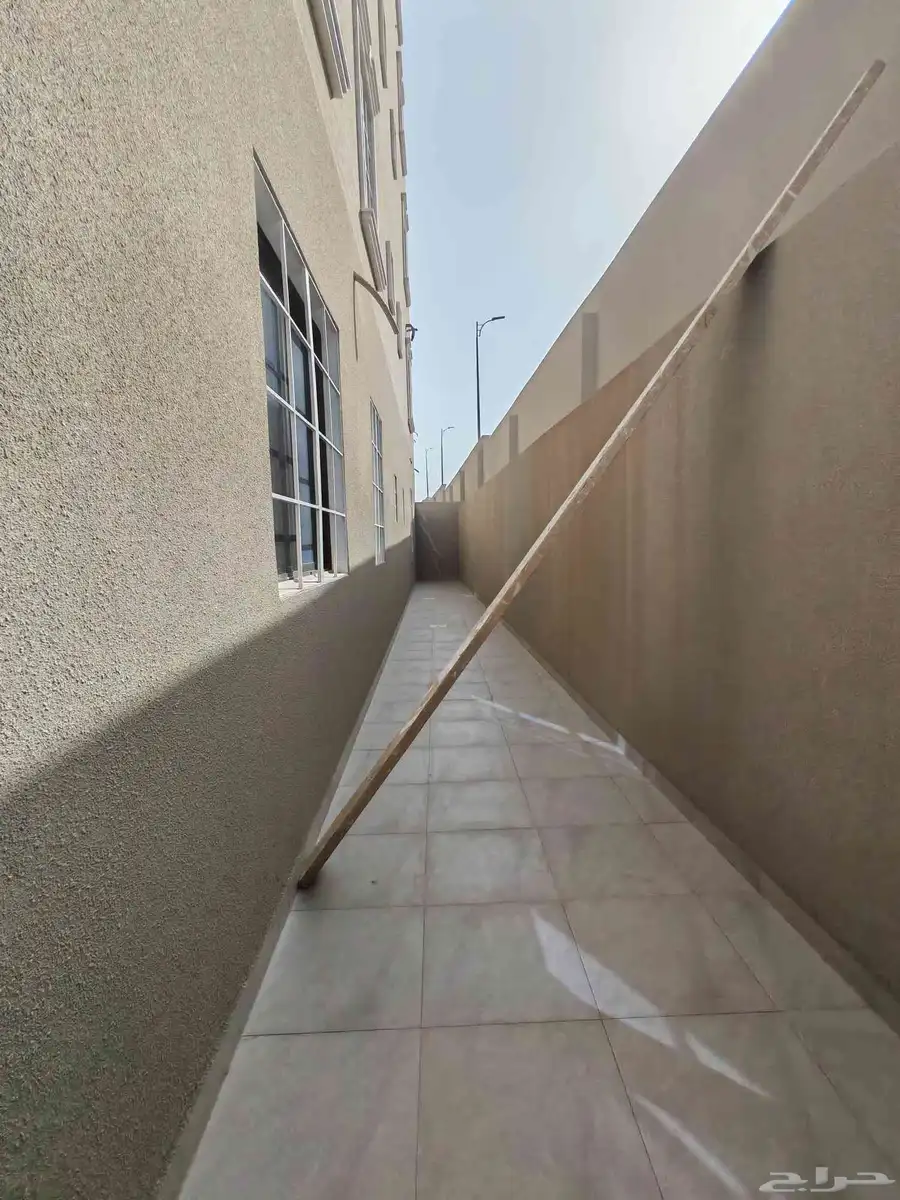 للبيع دور ارضي بجوار مطار ابها تصميم عصري مساحات واسعه 24