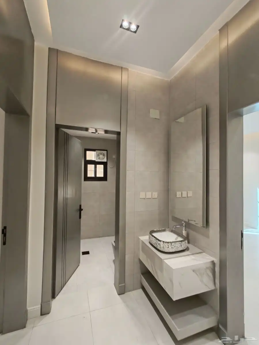للبيع دور ارضي بجوار مطار ابها تصميم عصري مساحات واسعه 14