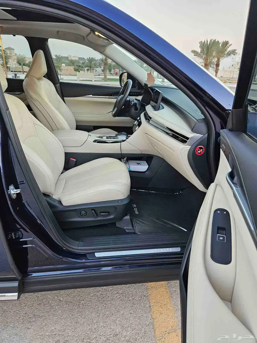 إنفينيتي QX60 موديل 2022 سينسوري 6