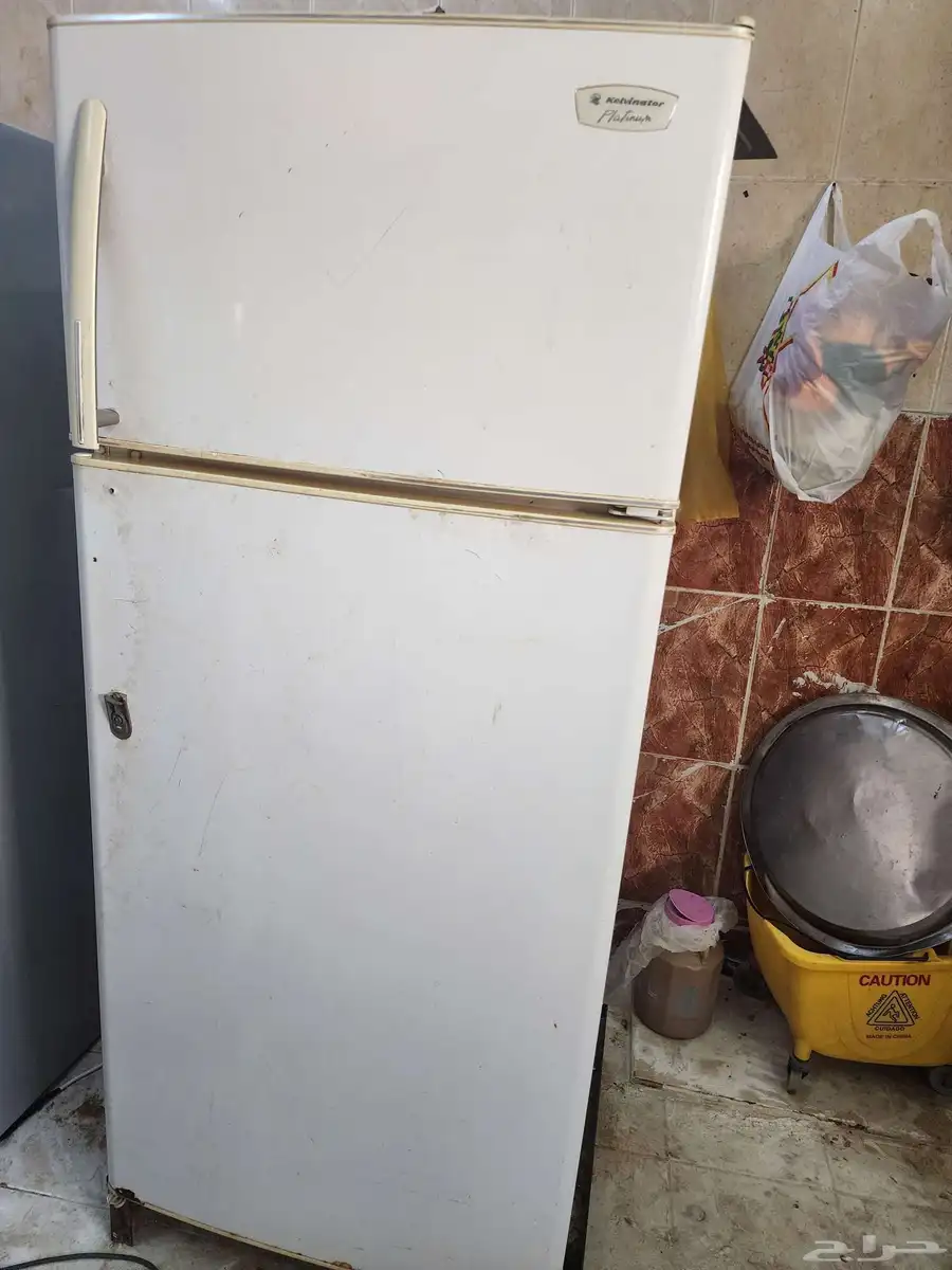 ثلاجه نظيفه كهرباء 220 حى العاليه بالخرج 0