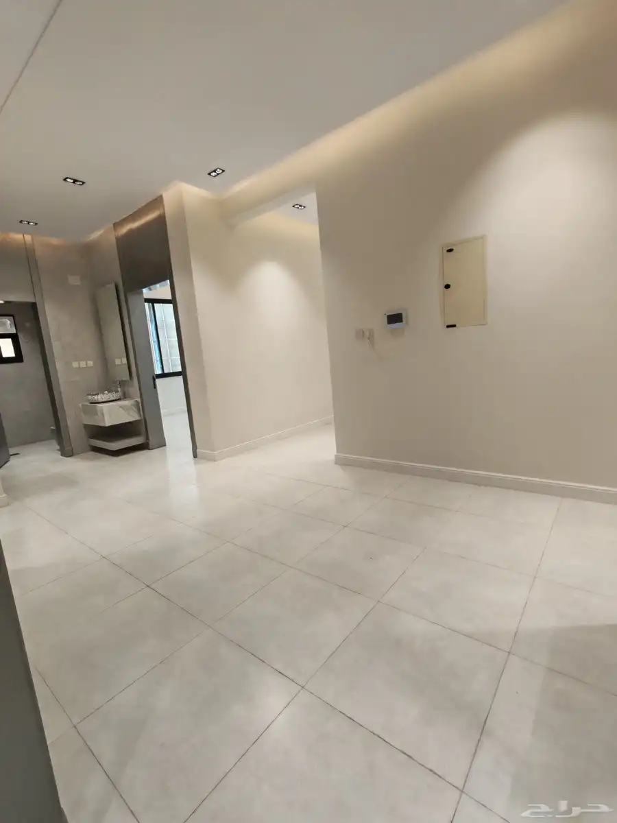 للبيع دور ارضي بجوار مطار ابها تصميم عصري مساحات واسعه 12