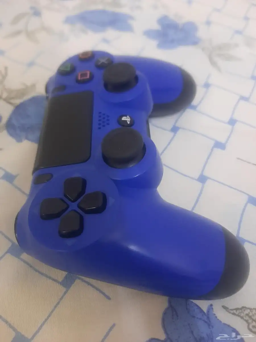 يد PS4 أصلية نظيفة للبيع 2