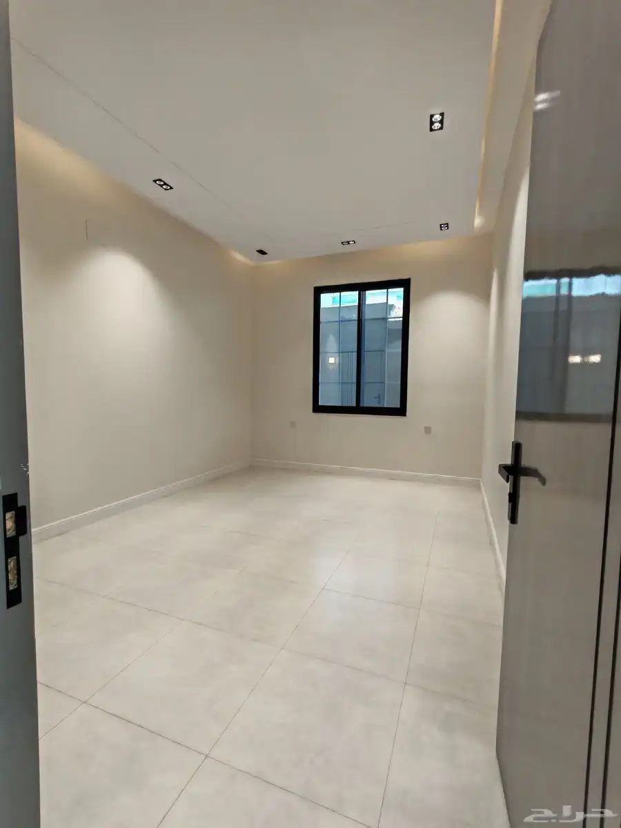 للبيع دور ارضي بجوار مطار ابها تصميم عصري مساحات واسعه 4
