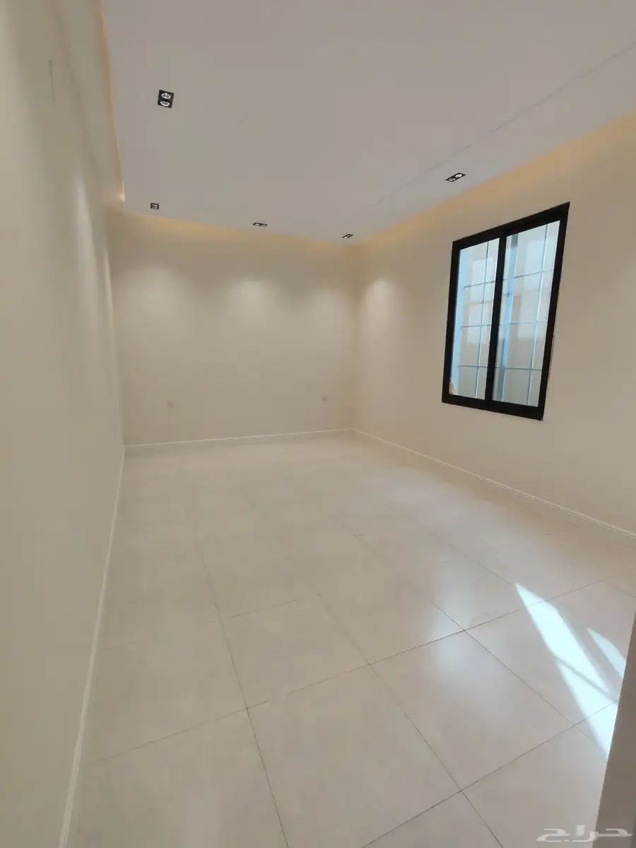 للبيع دور ارضي بجوار مطار ابها تصميم عصري مساحات واسعه 26
