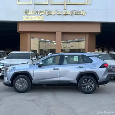 راف فور XLE بنزين موديل 2025 2