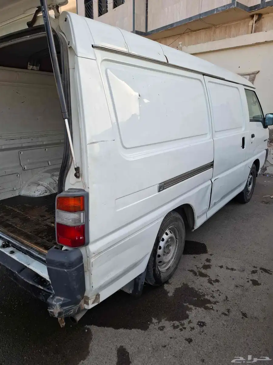 فان بضاعة ميتسوبيشي للايجار 2
