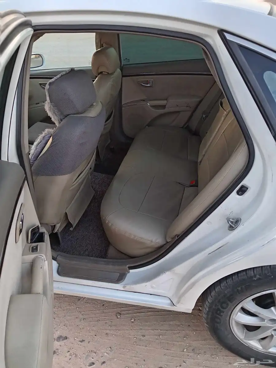 هيونداي ازيرا 2010 7