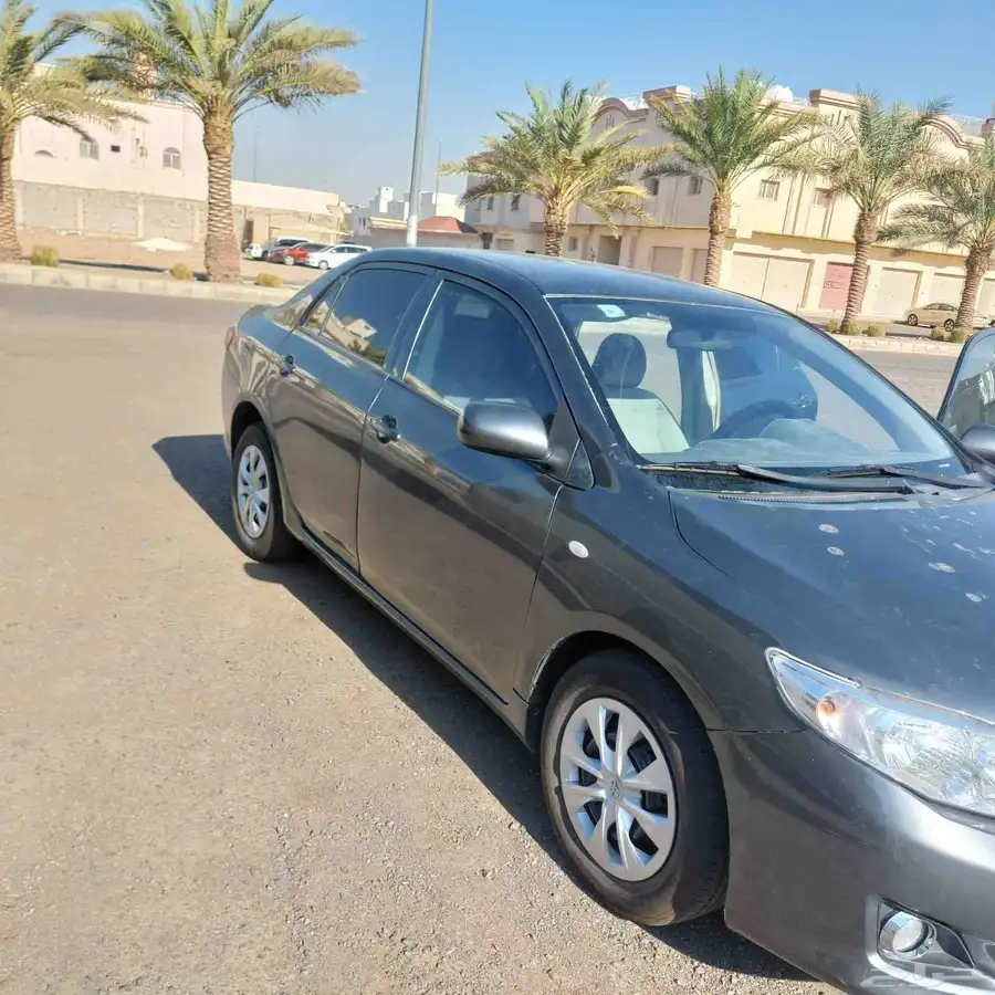 كرولا للبيع نظيف ممشي 380 كم 2010 مغير كل شئ استهلاكي 4