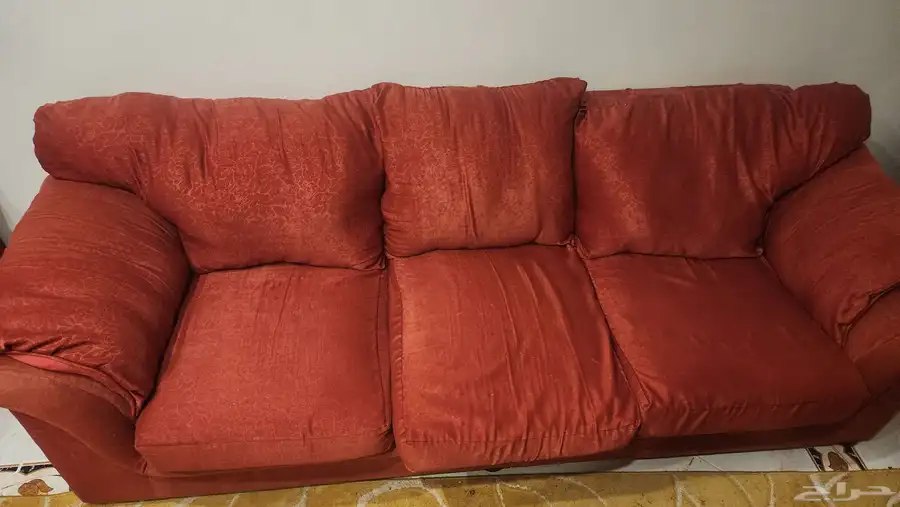 انتريه للبيع ثلاثه كنبات وترابيزة دوارة 2