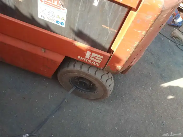 يوجد لدينا رافعه كهربائيه للبيع مستخدم نضيف 2