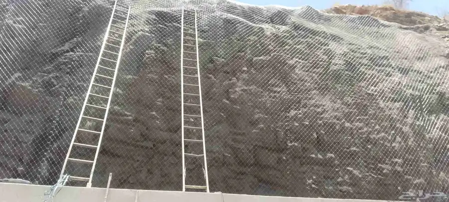 مباني حجر كبير وصغير بل يد وبل معدات 1
