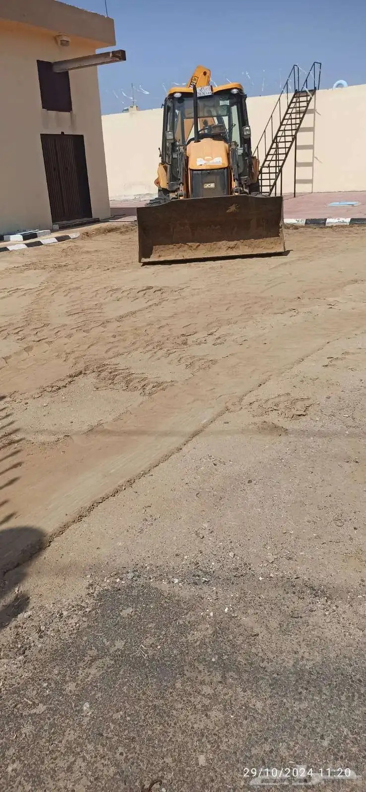 سواق عرج متعطل يبحث علا عمل اتواصل نصل 0