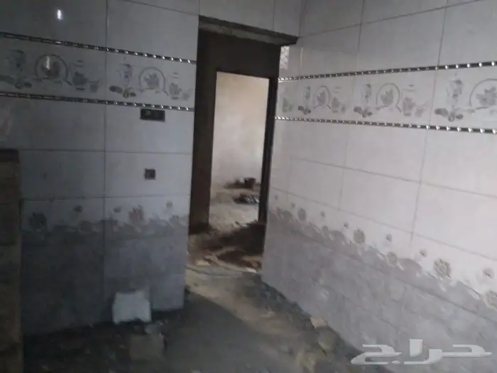 معلم بلاط السراميك بجميع انوعها رقم جوال 0