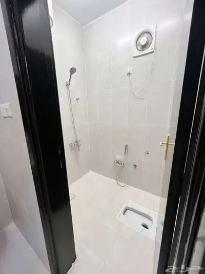 للإيجار شقة عوايل بحي النهضه 21