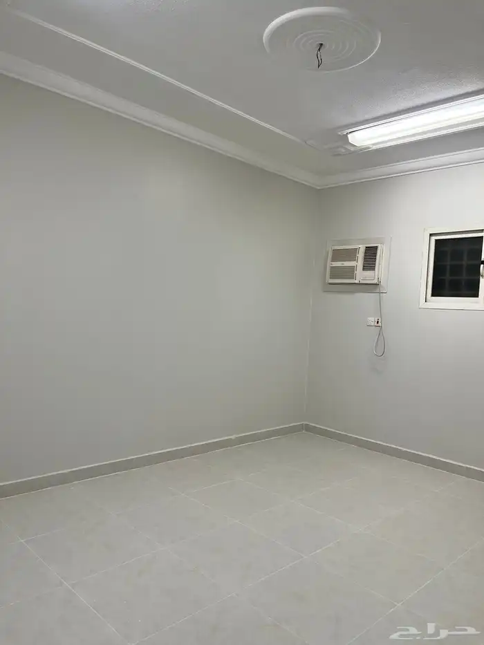 للإيجار شقة عوايل بحي النهضه 4