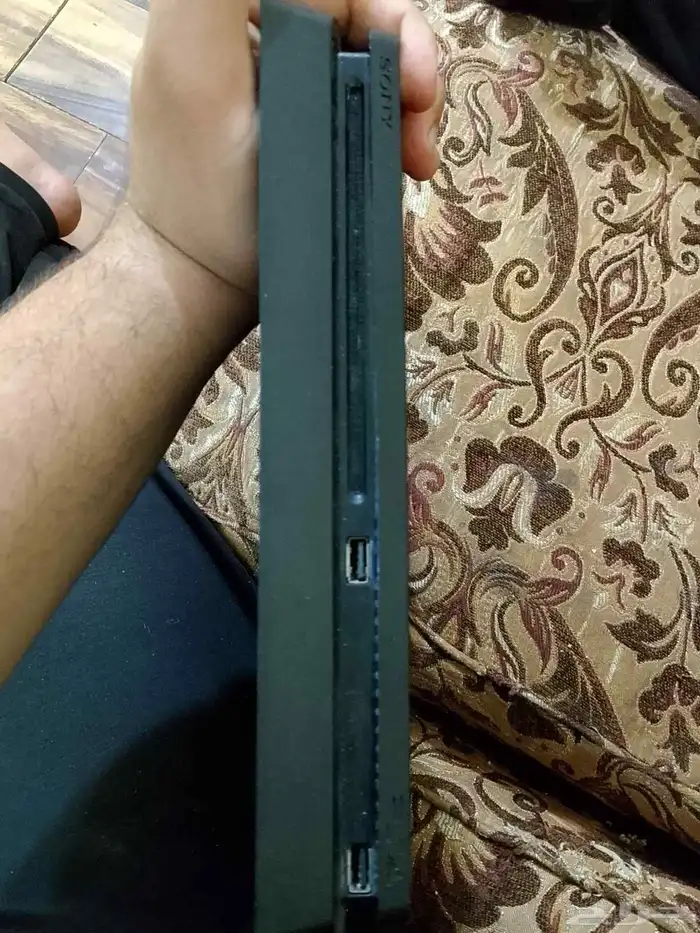 سوني 4 سليم 1