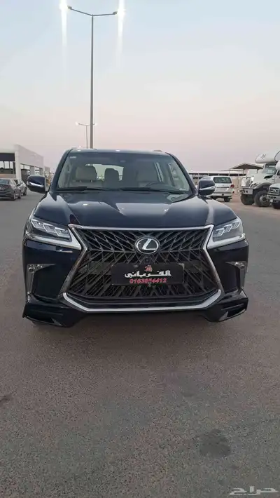 لكزس LX570 موديل 2017عداد300الف 2