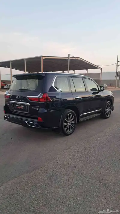 لكزس LX570 موديل 2017عداد300الف 4
