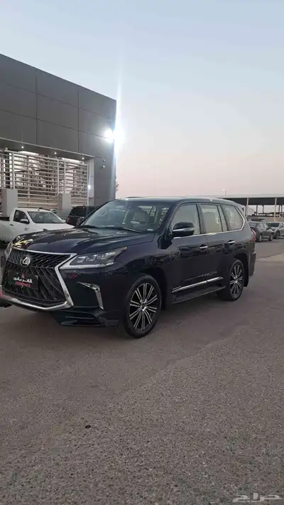 لكزس LX570 موديل 2017عداد300الف 3
