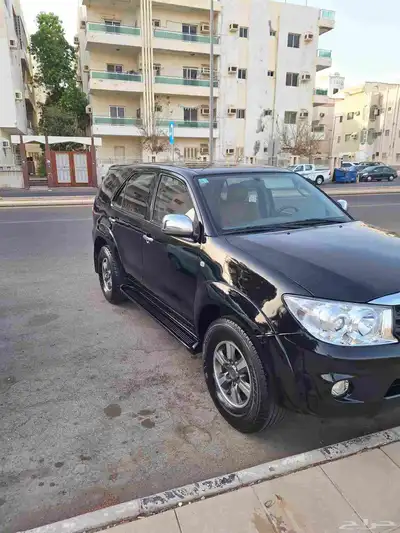 Toyota Fortuner 4