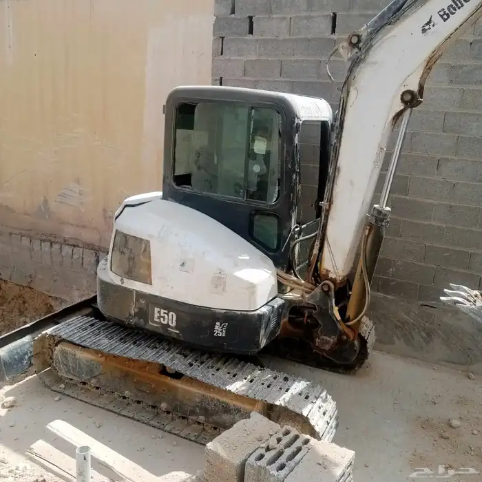 بكلين صغير حجم خمسه طن للايجار بكت ودقاق 0