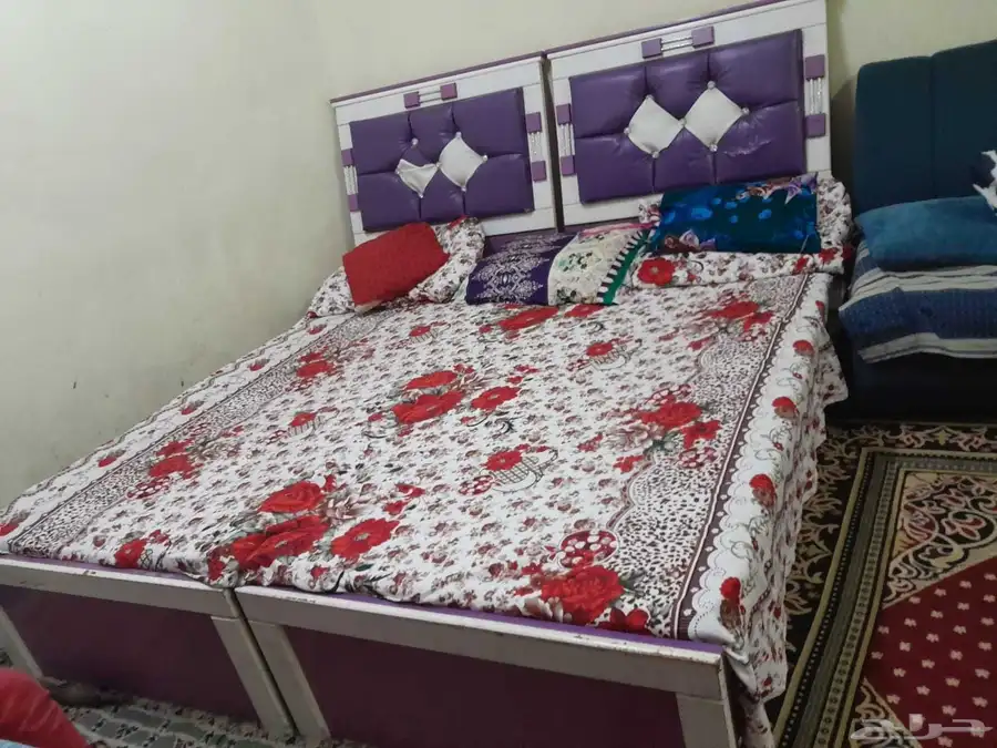 2 pcs single Bed with dressing table and side table 1
