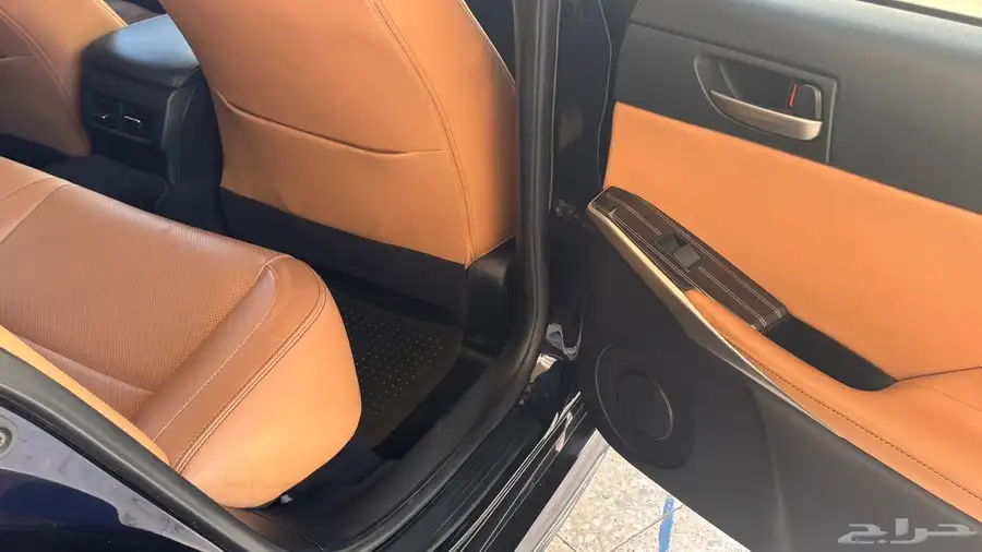 لكزس is350cc 8