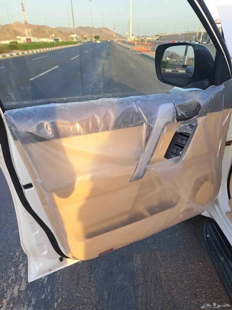 للباحث عن النضيف والمخزن للبيع برادو اربعه سلندر ممشى 186فقط 10