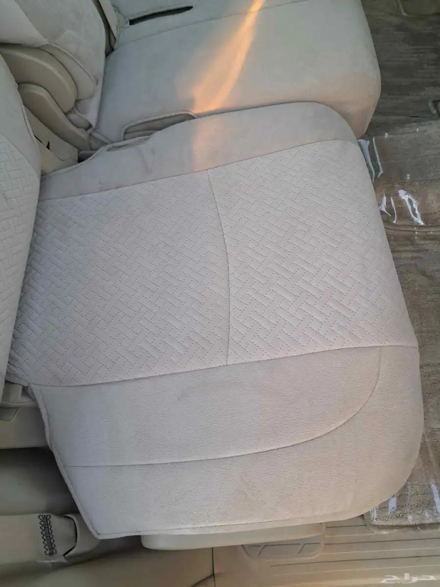 للباحث عن النضيف والمخزن للبيع برادو اربعه سلندر ممشى 186فقط 33
