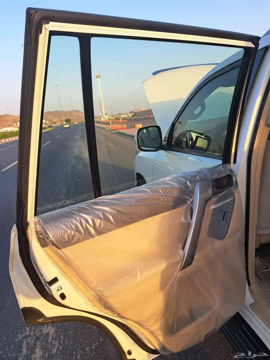 للباحث عن النضيف والمخزن للبيع برادو اربعه سلندر ممشى 186فقط 12