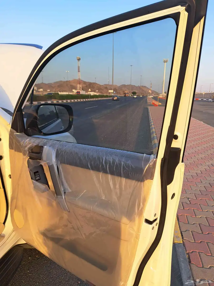 للباحث عن النضيف والمخزن للبيع برادو اربعه سلندر ممشى 186فقط 13