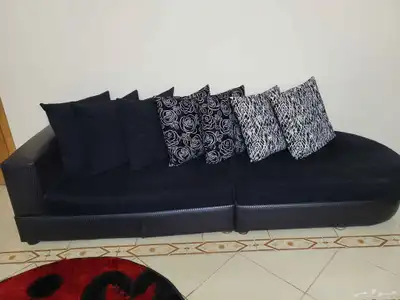2 طقم كنب واحد اسود ولثاني رمادي 2