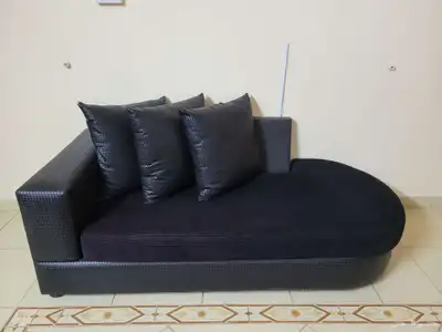 2 طقم كنب واحد اسود ولثاني رمادي 3
