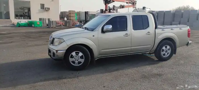 نيسان نافارا 2011 2