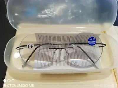 للبيع عدد (2) نظارة قراءة جديدة لم تستخدم. تصميم عصري مستدير 1
