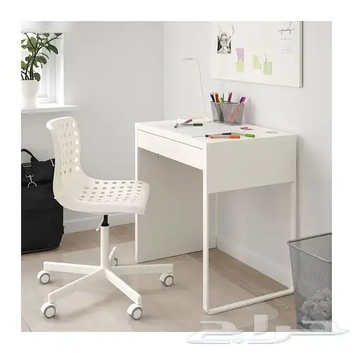 ikea desk طاولة من ايكيا 2