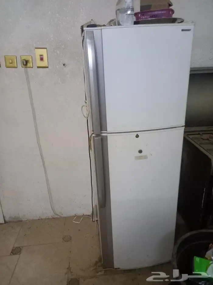 ثلاجة طولها متر ونص 0