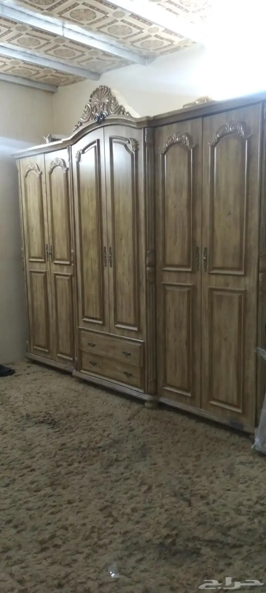 دولاب بي ارتفاع مترين وا العرض 180 دولاب معا تسريحه 2