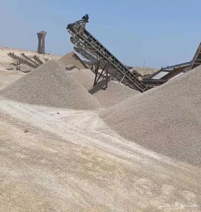 رمل دفان رمل مباني رمل مساح كنكري بحص توريد قلابات تريلات 4