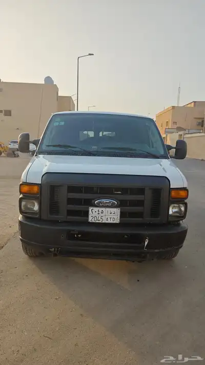 فان فورد E350 2013 10 سلندر بنزين 1
