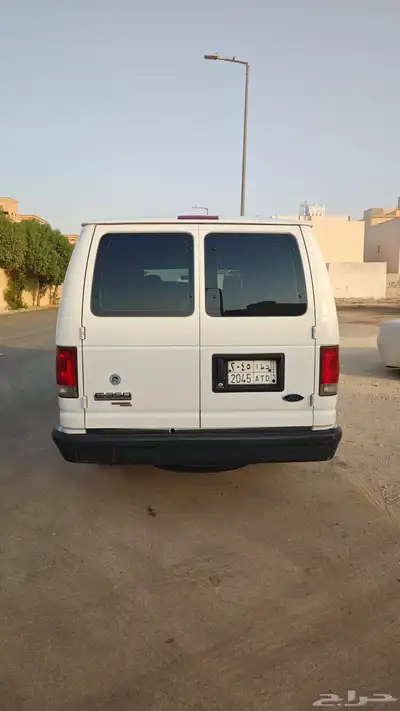 فان فورد E350 2013 10 سلندر بنزين 4