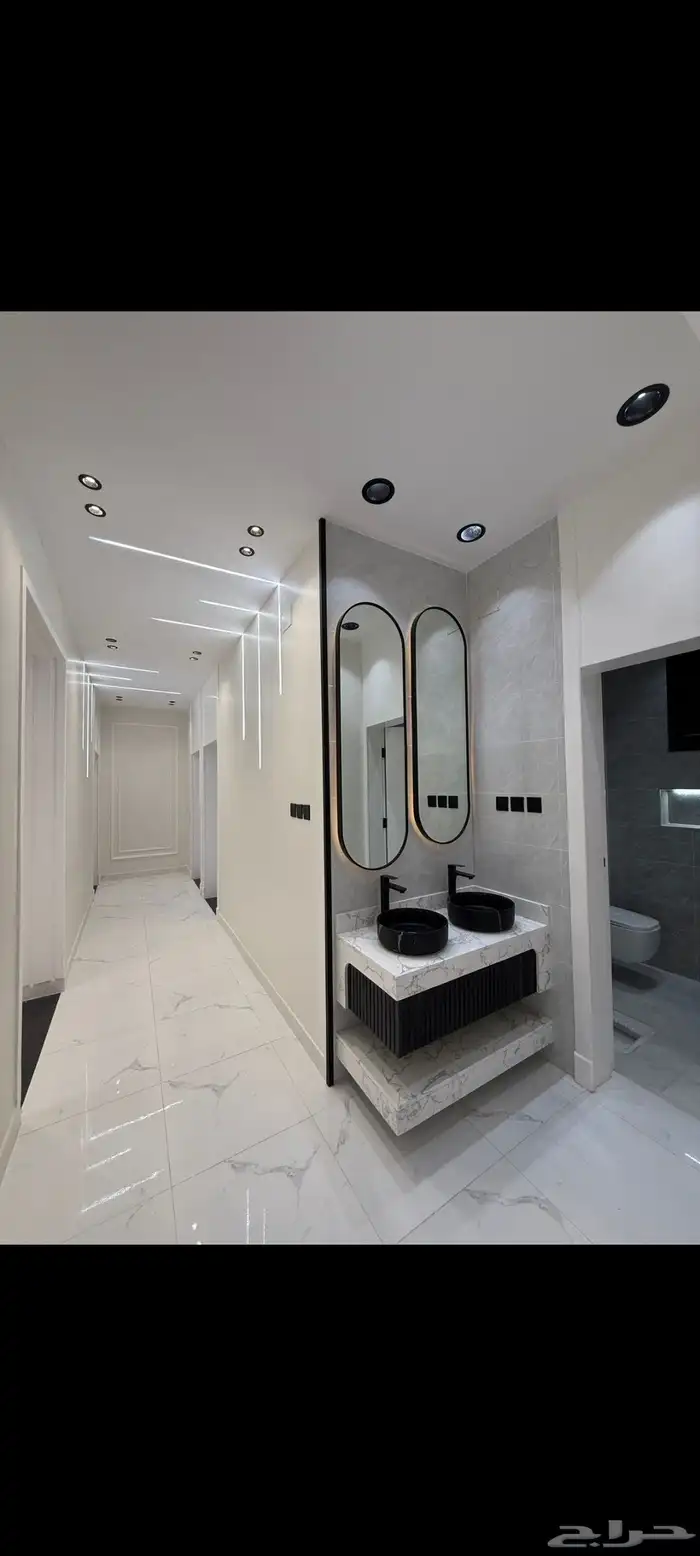 شقق أرضي وعلوي تشطيب vipتصميمات رائعه. خميس مشيط 46